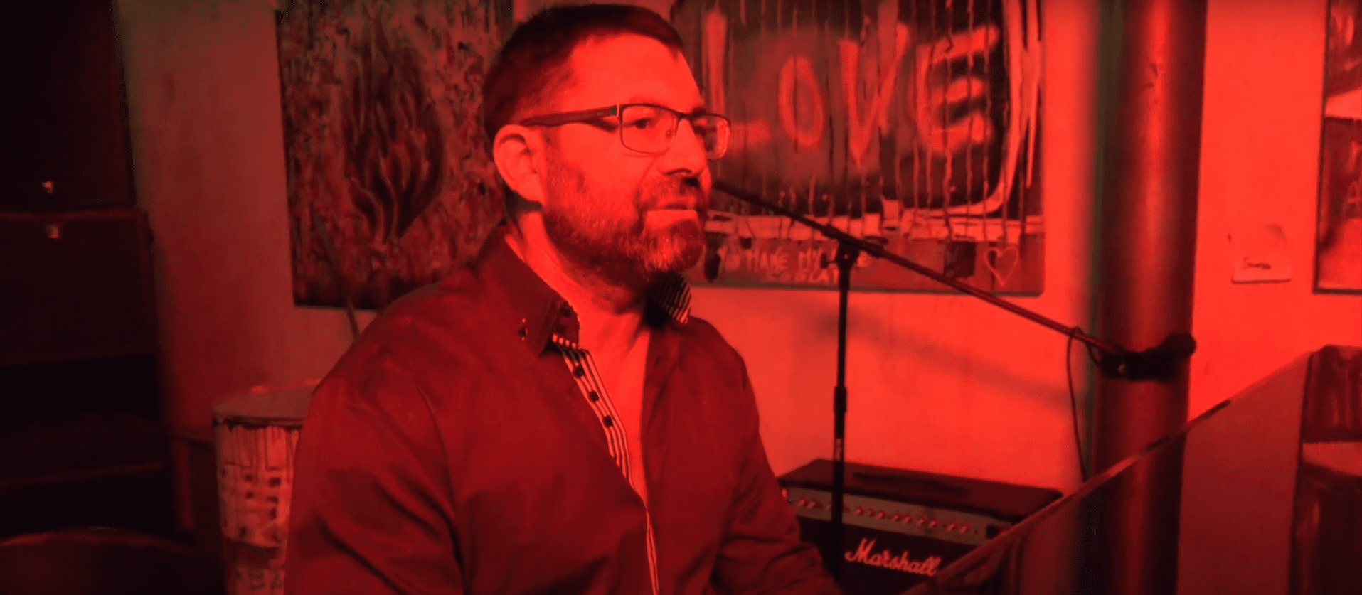 Израильский композитор и пианист Таль Бабицкий набрал самое большое количество голосов и возглавил хит-парад на этой неделе. null