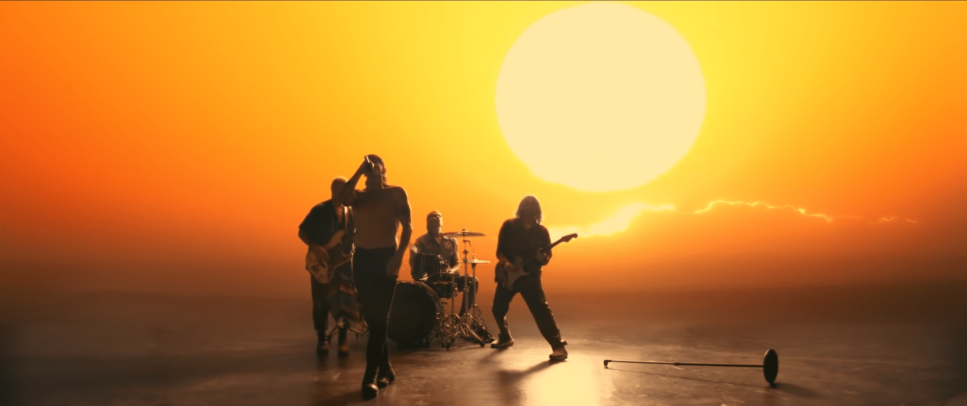 Red Hot Chili Peppers презентовали первый трек из своего будущего альбома. null