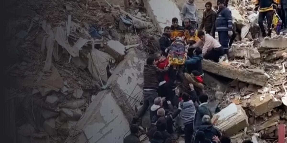 Число жертв землетрясений в Турции и Сирии превысило 2300 человек. Главное за день