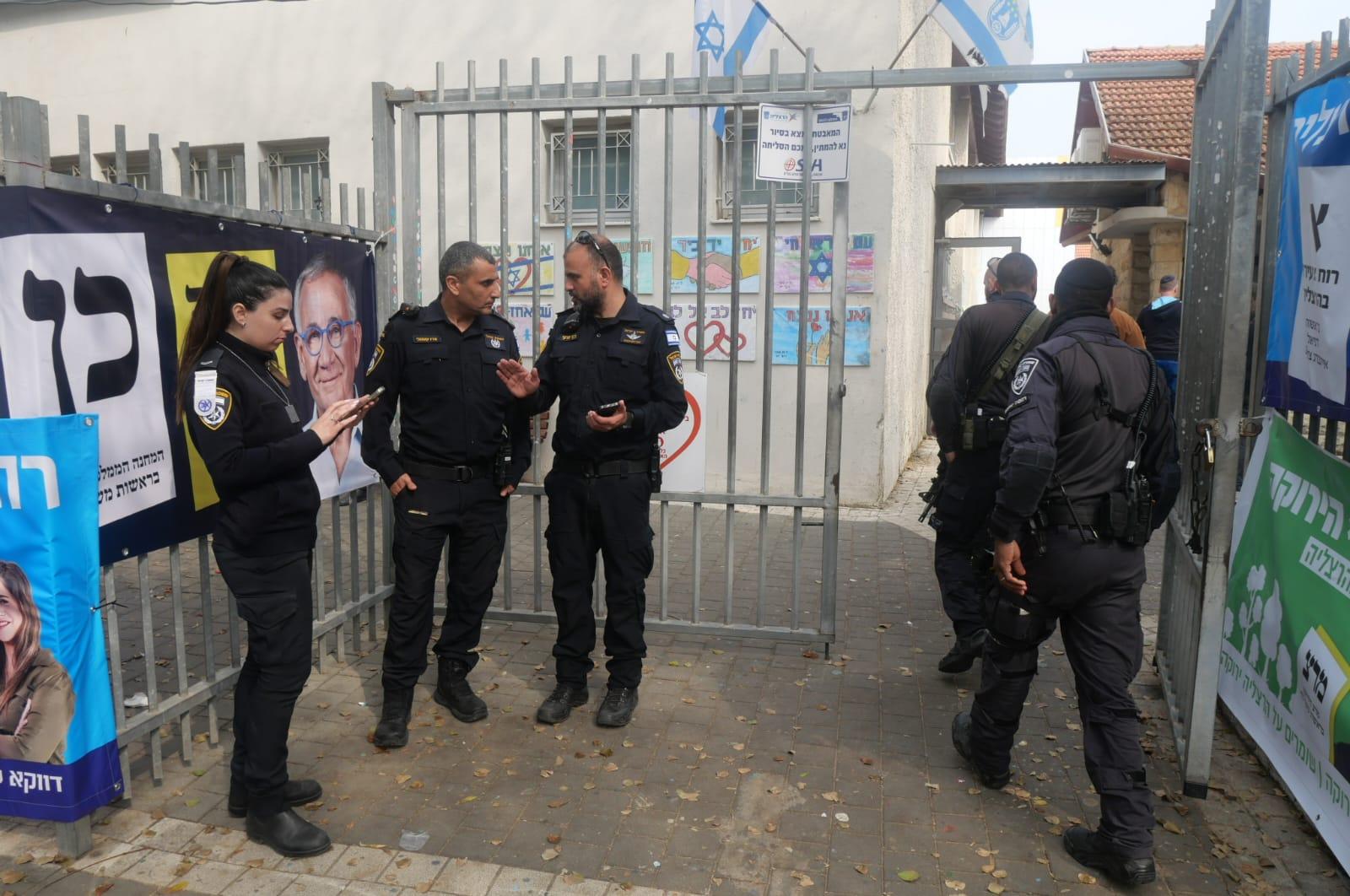 В Израиле проходят муниципальные выборы. Похоже, явка будет рекордно низкой. null