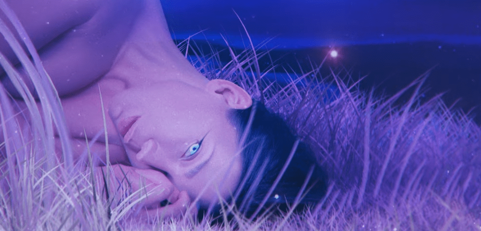 Певица Ёлка выпустила новый сингл своего сайд-проекта. null