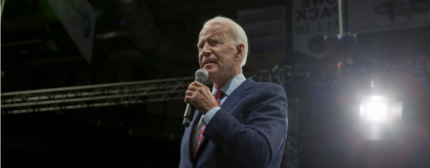 Почему американцы недовольны Байденом? null