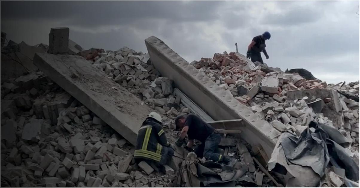 Часов Яр. Ракета попала в жилой дом. Главное за день