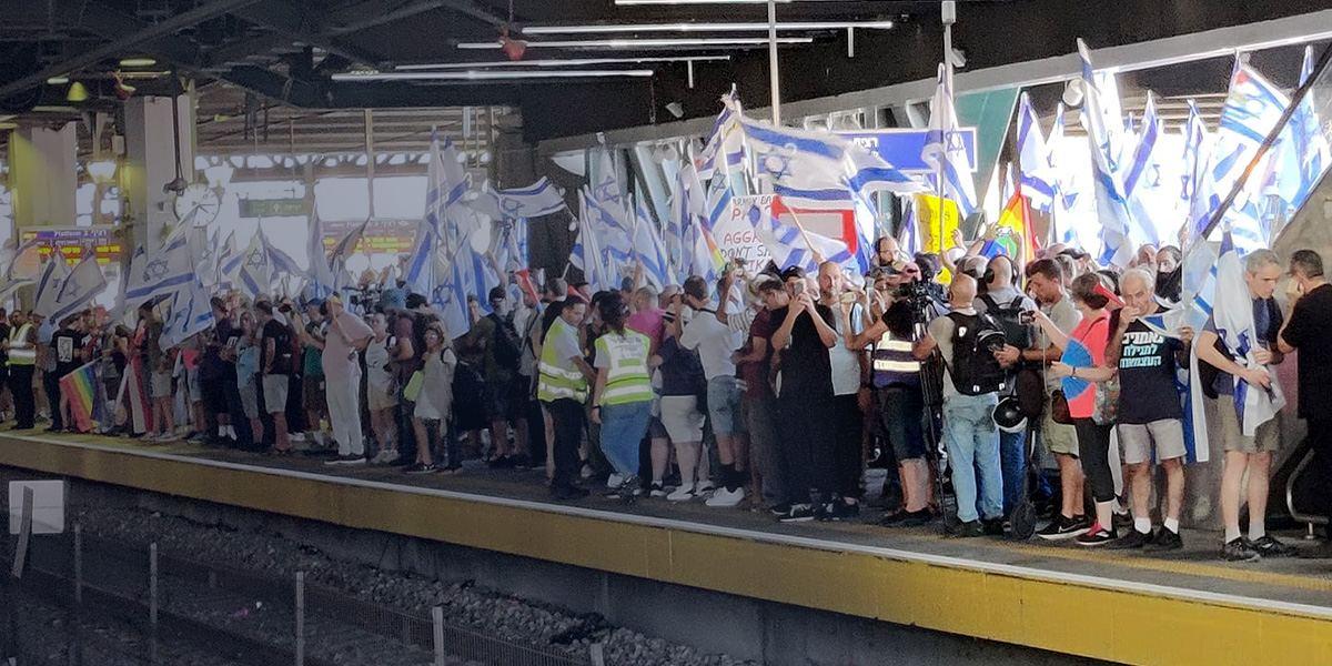 День национального паралича. Главное за день