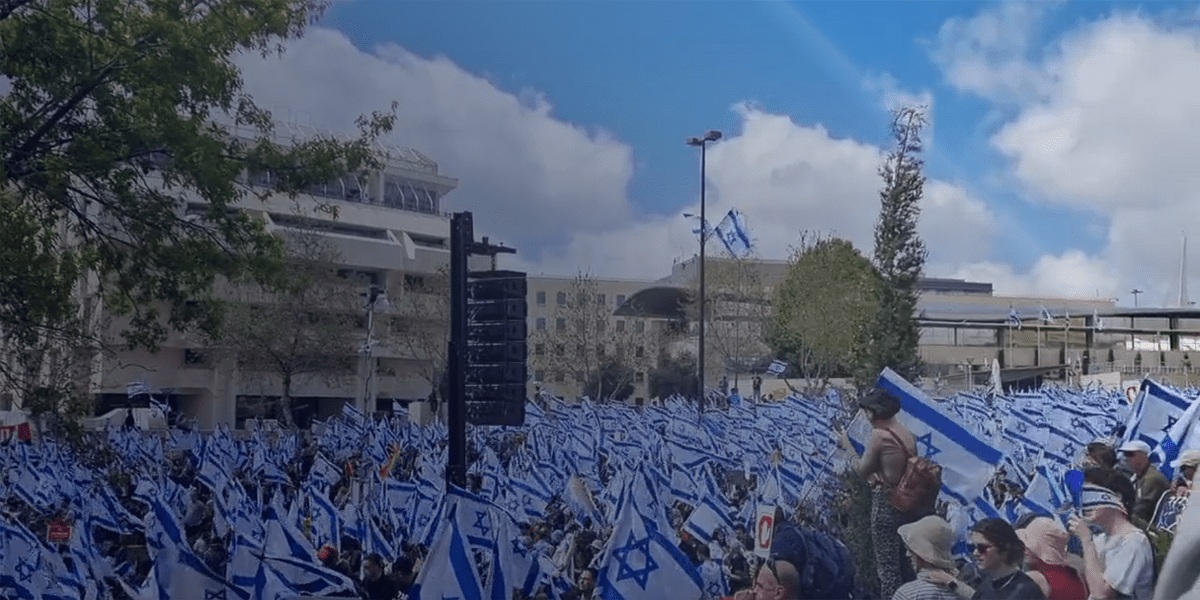 Нетаниягу отложил судебную реформу на фоне всеобщей забастовки в Израиле. Главное за день