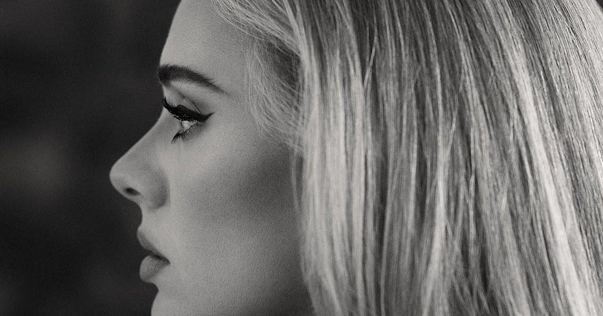 Адель вернулась. После пяти лет молчания певица выпустила новую песню и анонсировала выход альбома. null