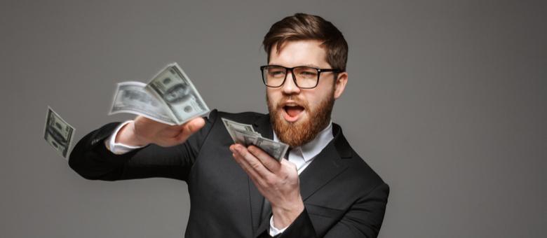 «Третья степень по экономике не спасет от минуса на счету»