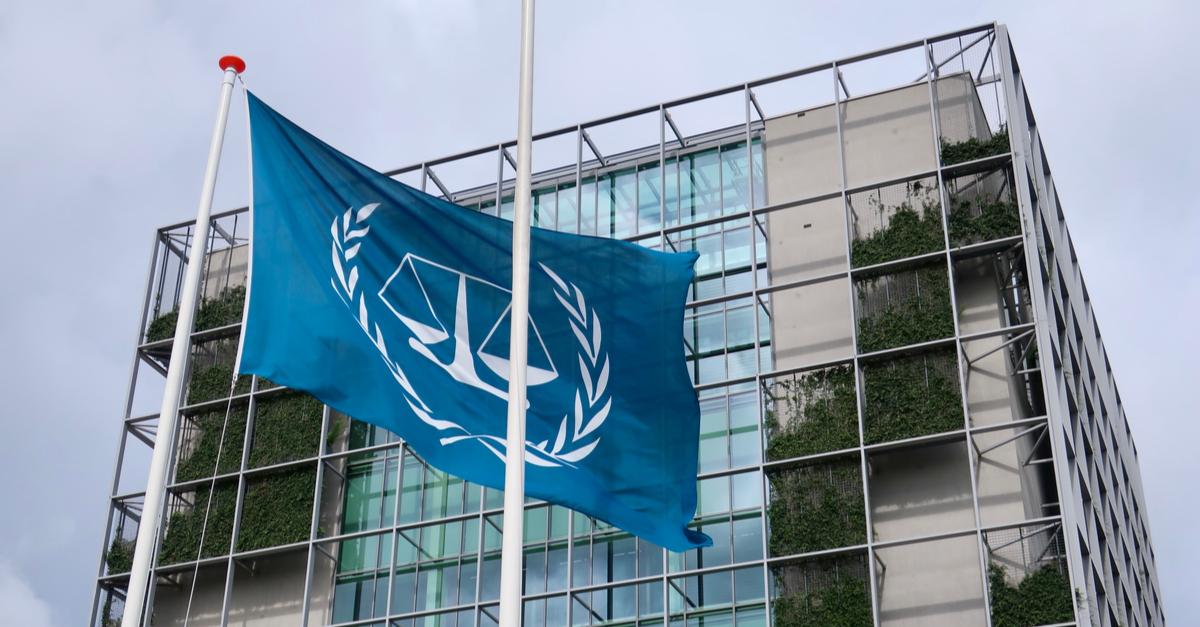 «Сотрудничать с Международным уголовным судом —  это примерно как ожидать справедливого суда от троек времен Сталина»