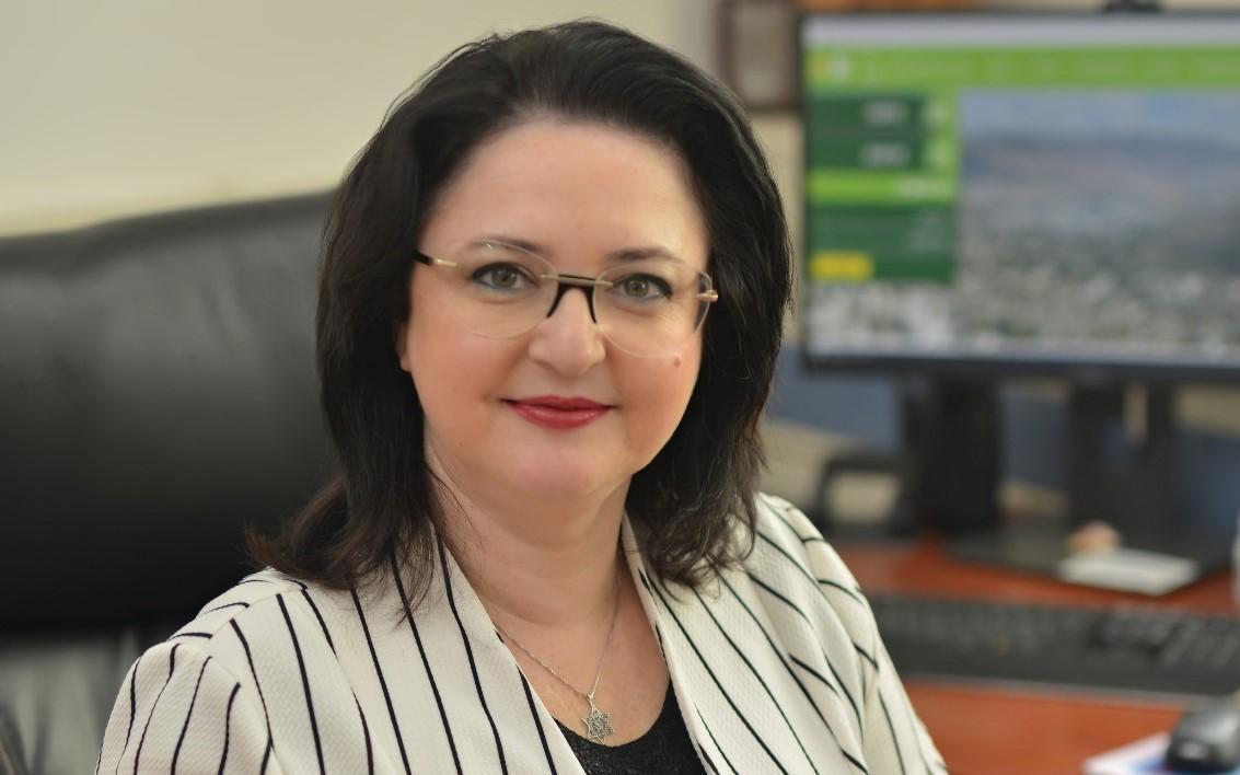 «Разделение на правых и левых довольно искусственное. Я человек, который не придерживается крайних точек зрения, я люблю середину».