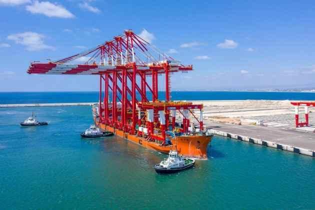 Самые большие портовые краны в мире прибыли в Хайфский порт