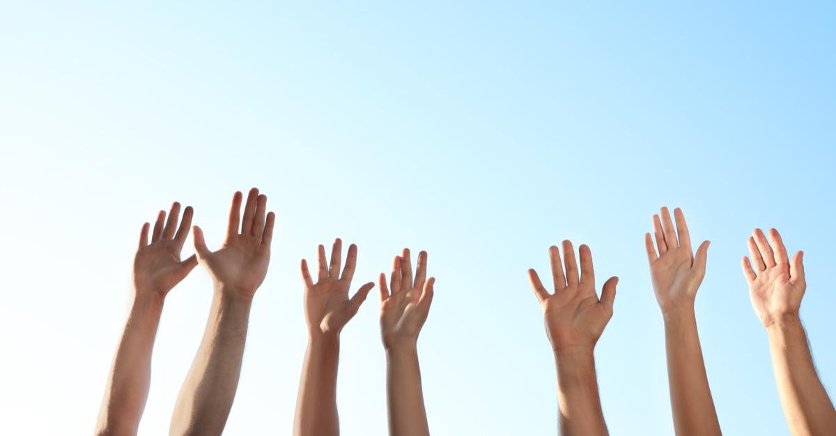 Стендап-комик Илья Аксельрод, перенесший COVID, решил стать волонтером коронавирусного отделения больницы Ихилов.