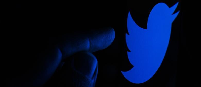 Птичку жалко