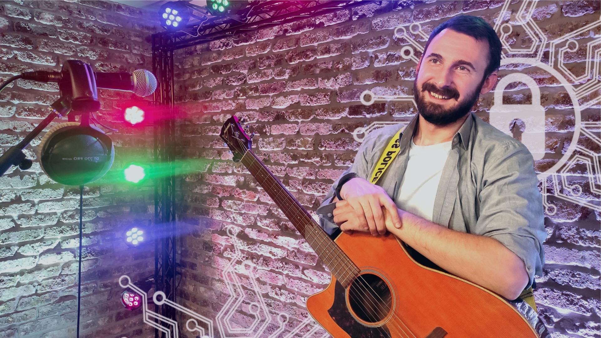 Репатриант с гитарой. Как бросить кибербезопасность, чтобы стать звездой / «L точка G».